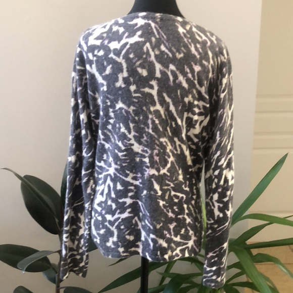 👍🏻2/$25.00 - Ladies Cardigan, gently used, Size XL. - Picture 2 of 6